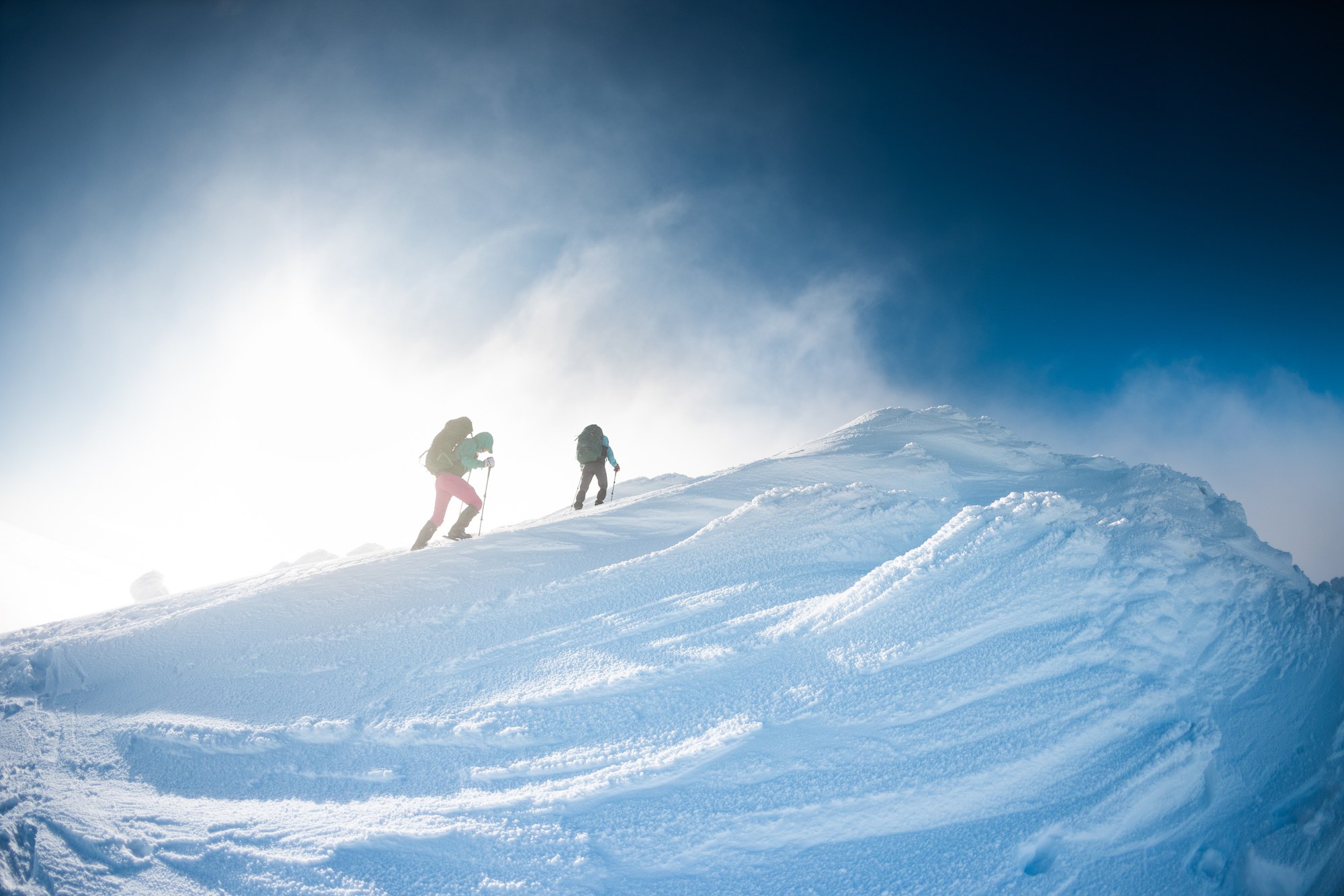 TCS Glacial Travel Mountaineering School The Colorado Mountain Club   AdobeStock 482646340 