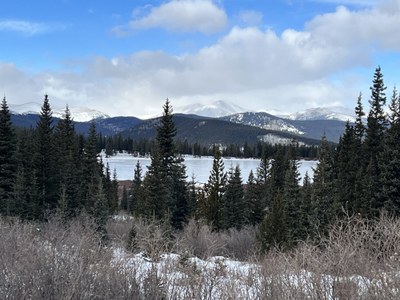 Basic Snowshoe – RMOTHG: Snowshoeing and Caroling at Echo Lake.  Trip for members of RMOTHG section